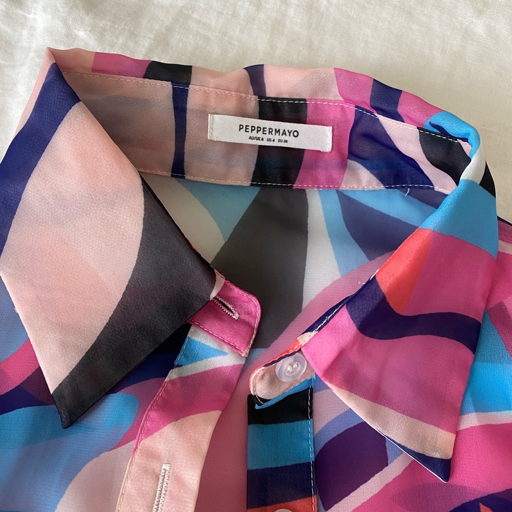 Sheer blouse - Picture 2 of 5